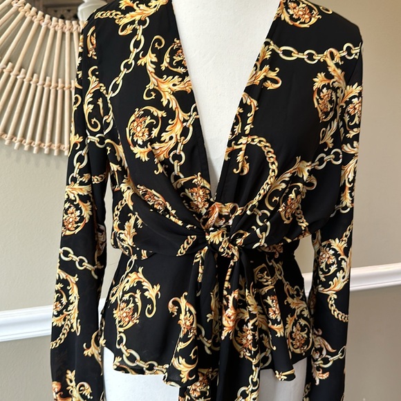 Fashion Nova Vanessa Gold Chain Black Blouse - Picture 5 of 6